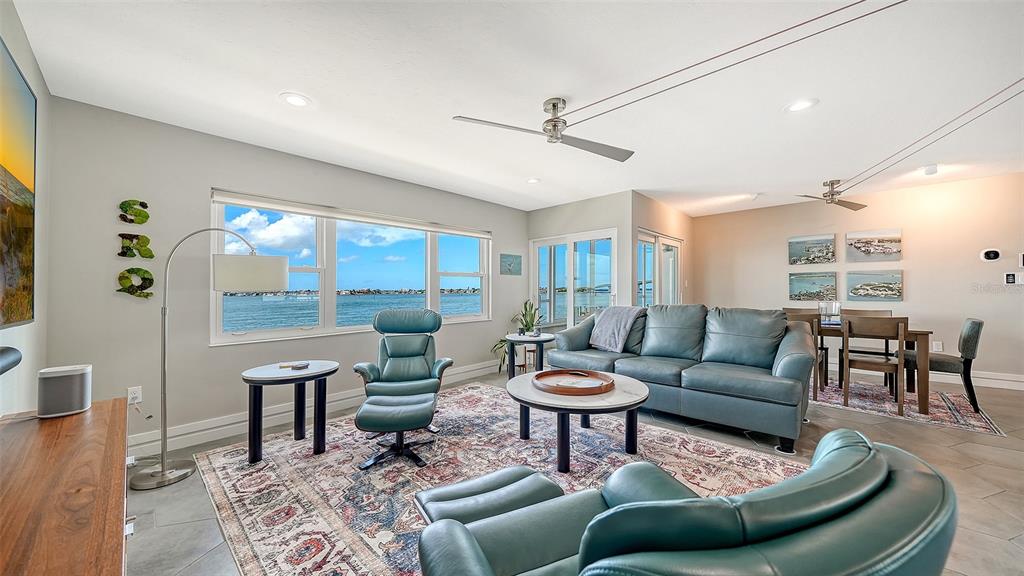 400 GOLDEN GATE POINT UNIT 22, SARASOTA, FL — photo 3 of 30
