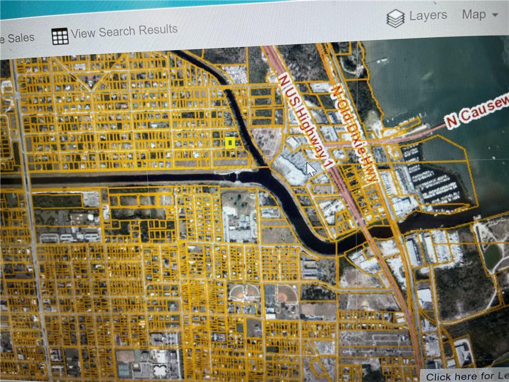 This is a digital map showing property parcel boundaries and roads in a coastal area — O BARCELONA AVE, Fort Pierce FL 34946, FORT PIERCE, FL