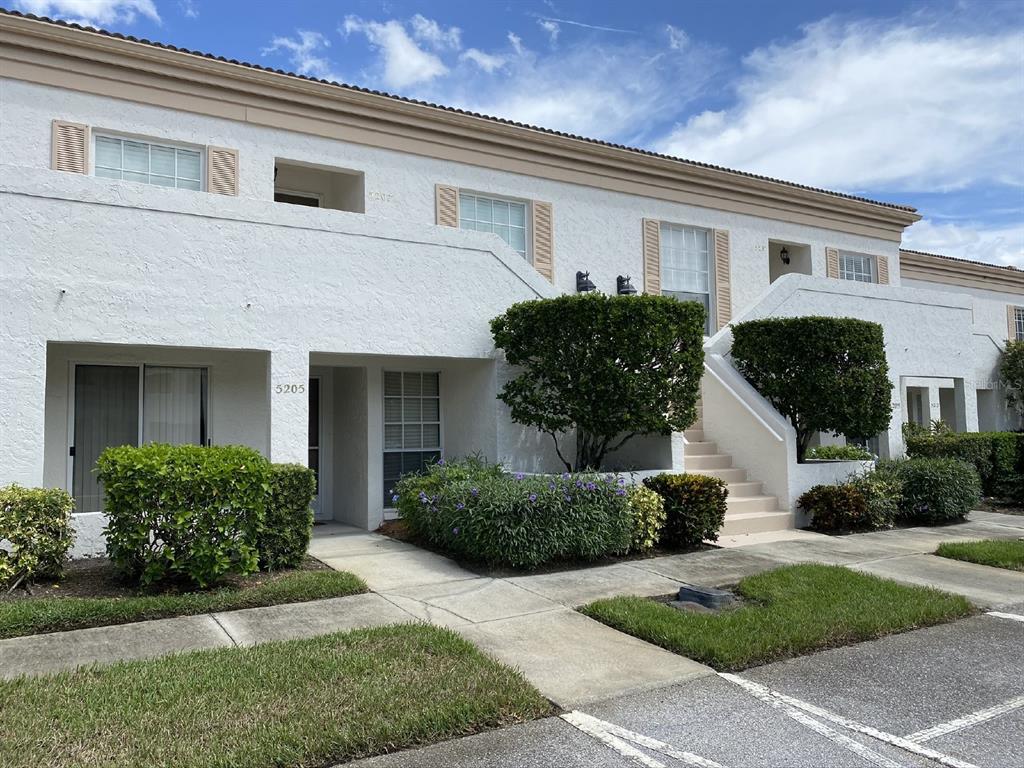 5205 WEDGEWOOD LN UNIT 15