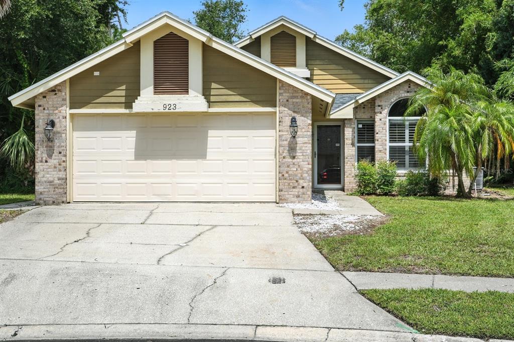 923 ASHMEADE COURT