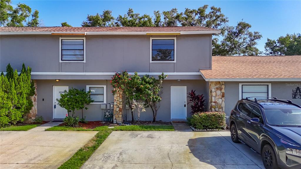 10047 LAKE OAK CIRCLE