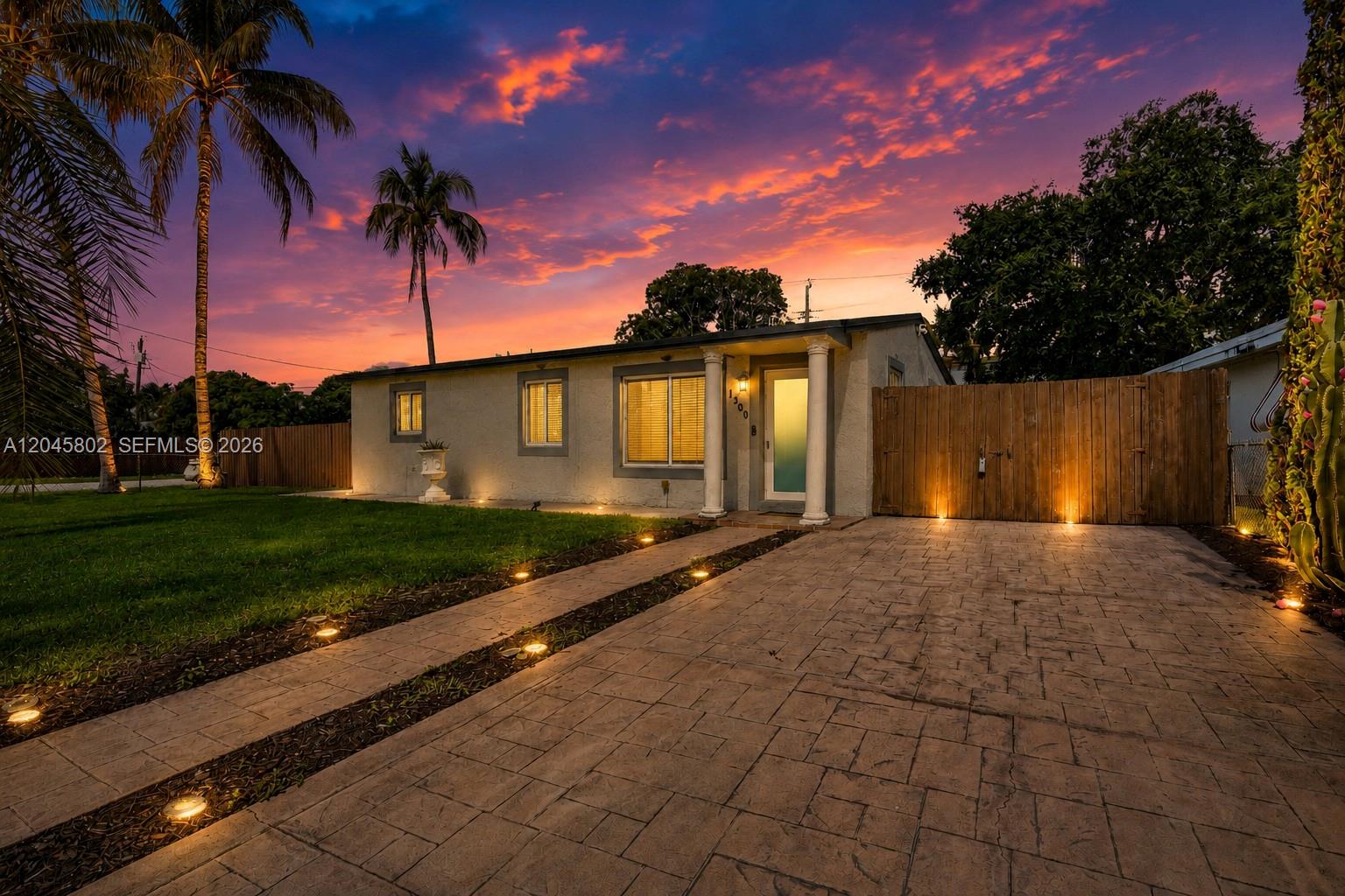 1300 N 70th Ter, Hollywood FL 33024