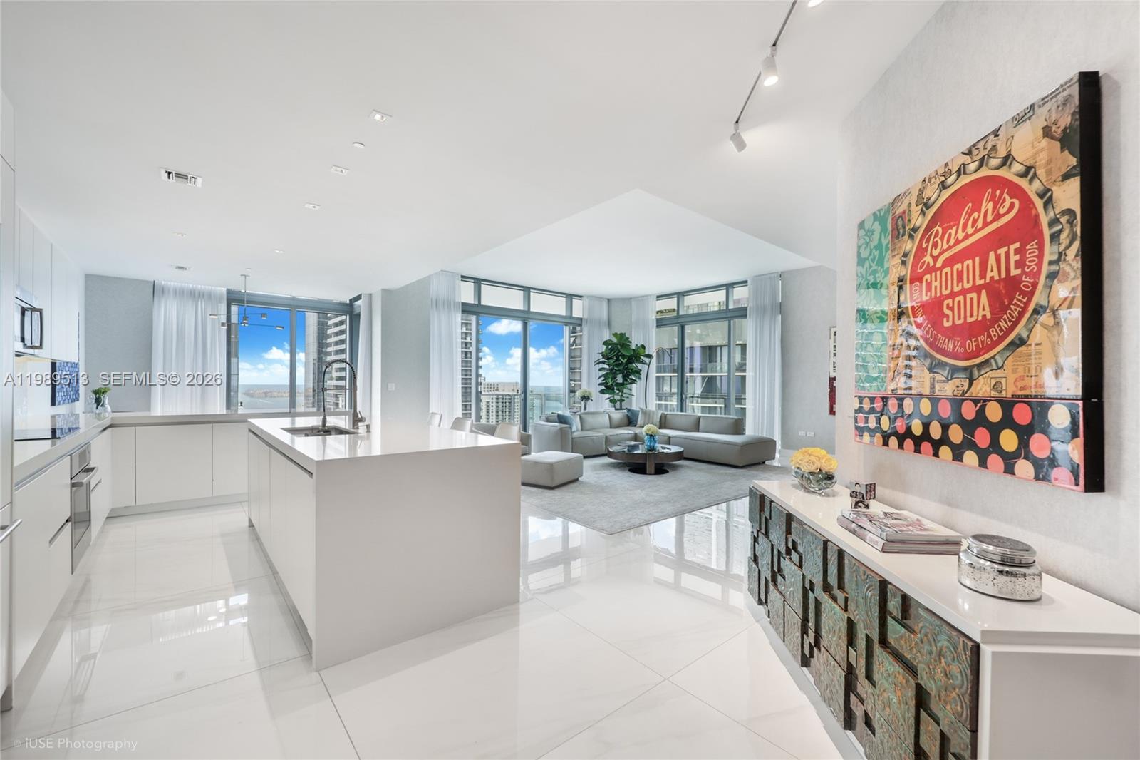 88 SW 7th St # 4101, Miami FL 33130