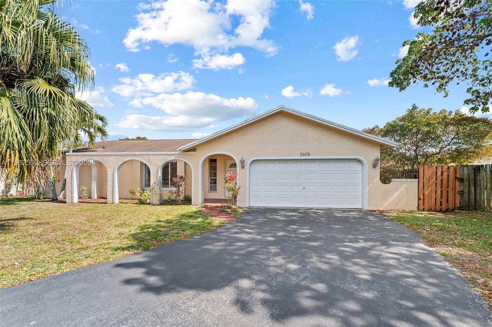 2605 NW 98th Ln, Coral Springs FL 33065