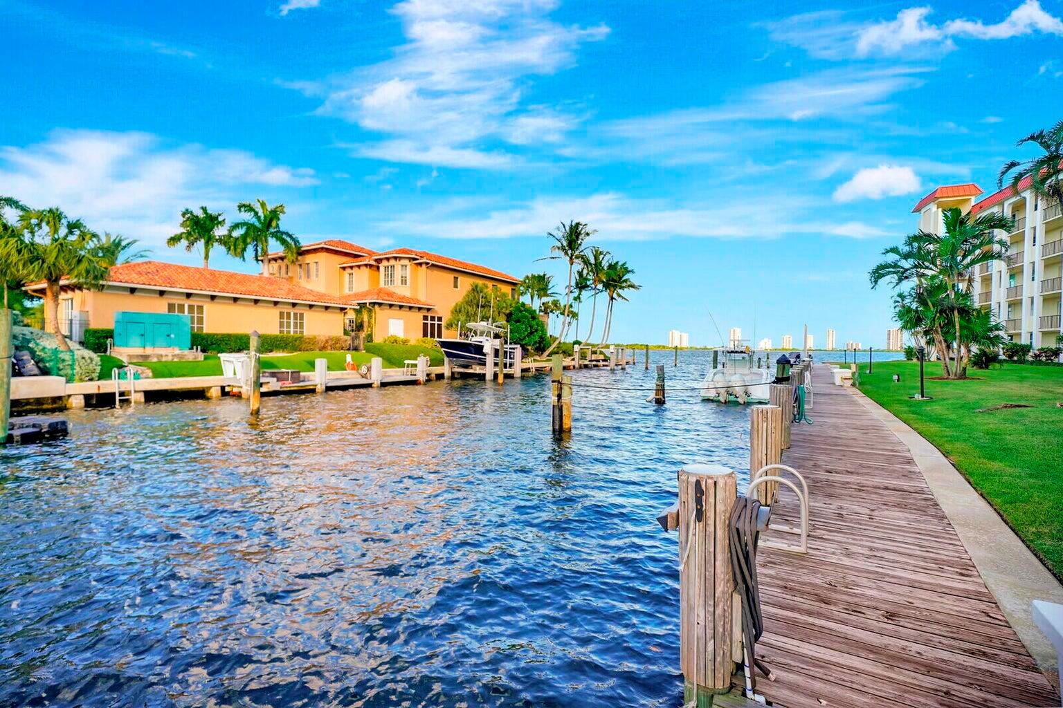 105 Paradise Harbour Boulevard # 112, North Palm Beach FL 33408