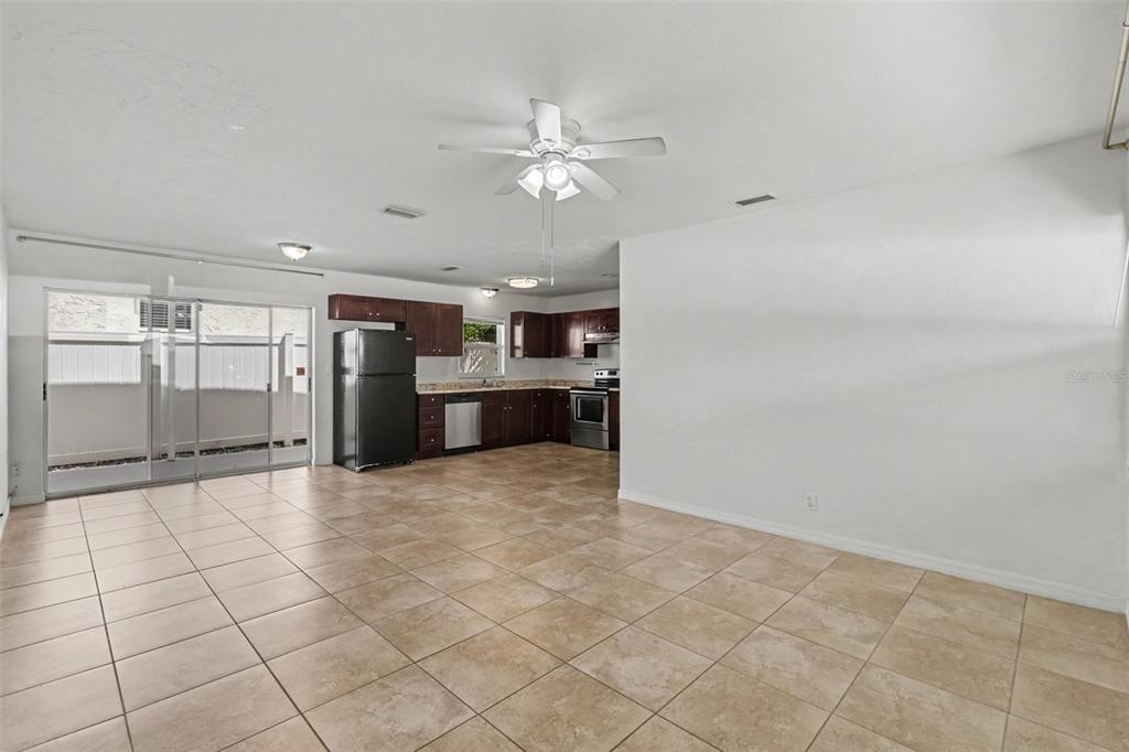 5585 ATLANTIC AVENUE N, ST PETERSBURG, FL — photo 5 of 17