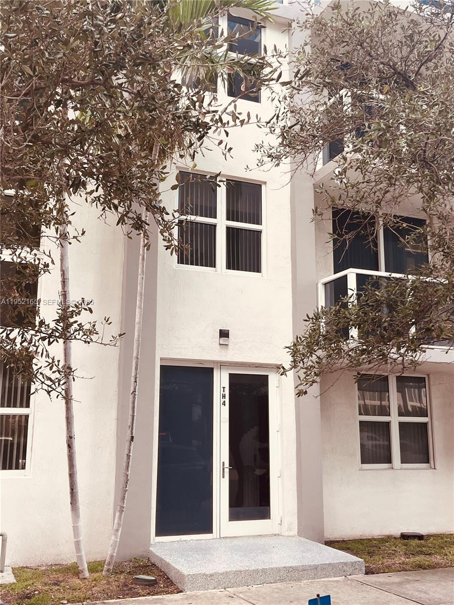 601 NE 23rd St, Miami FL 33137