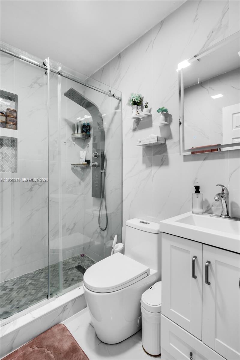 174 E 40th St, Hialeah FL 33013, HIALEAH, FL — photo 3 of 30
