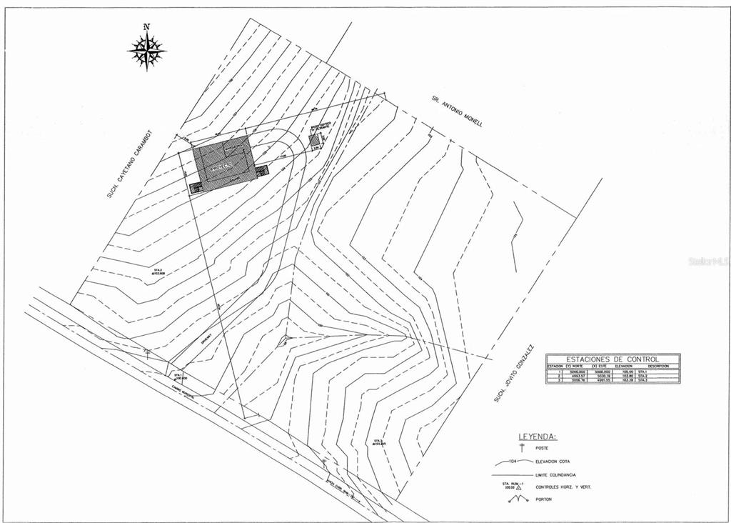 This is a topographic survey map showing property boundaries, contour lines, and a building footprint — 55 CALLE LA LLAVE, VIEQUES, PR