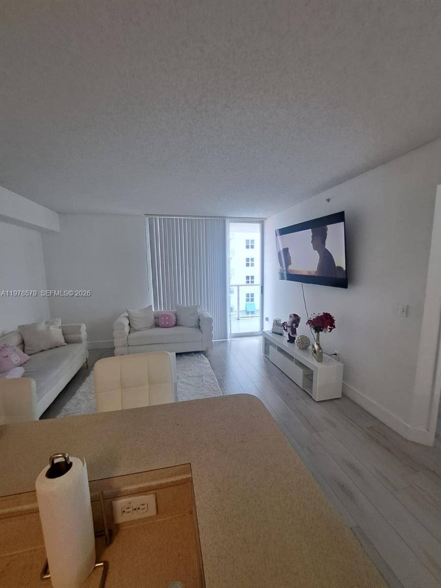 5077 NW 7th St # 912, Miami FL 33126