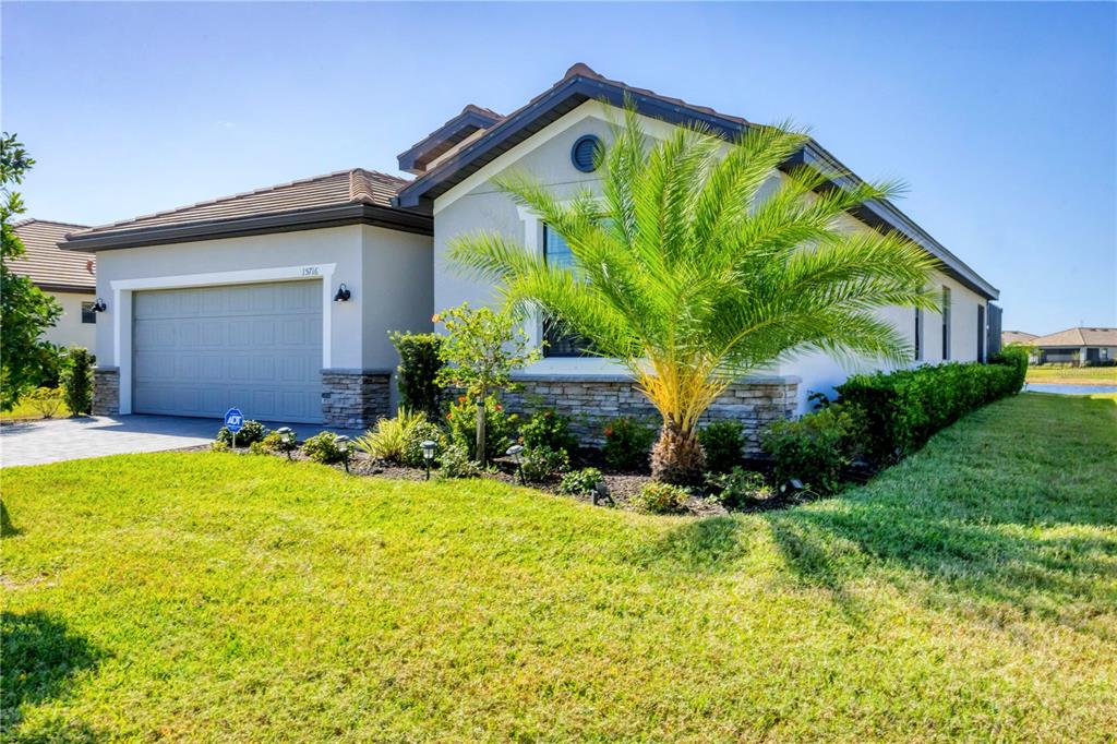 15716 BAREFOOT BEACH DRIVE, BRADENTON, FL — photo 3 of 30