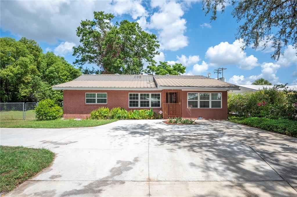 1440 E CONANT STREET