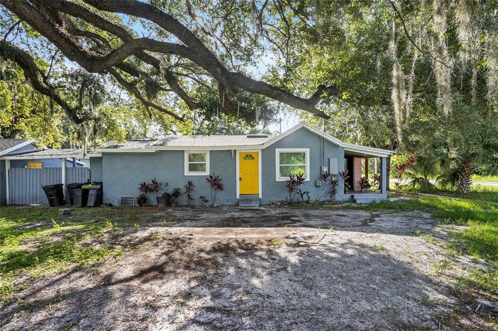 906 CELERY AVENUE