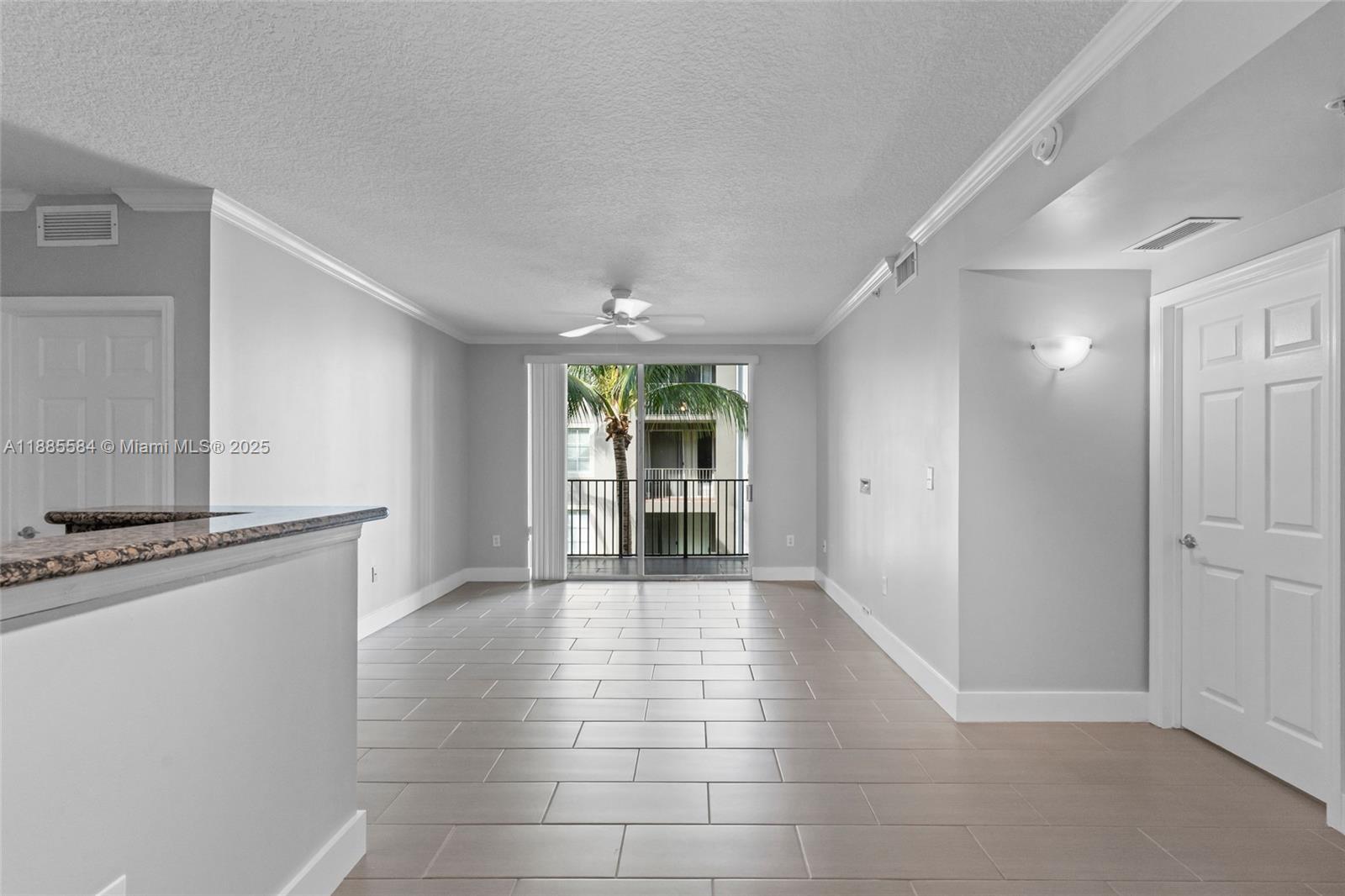 6861 SW 44th St # 204, Miami FL 33155