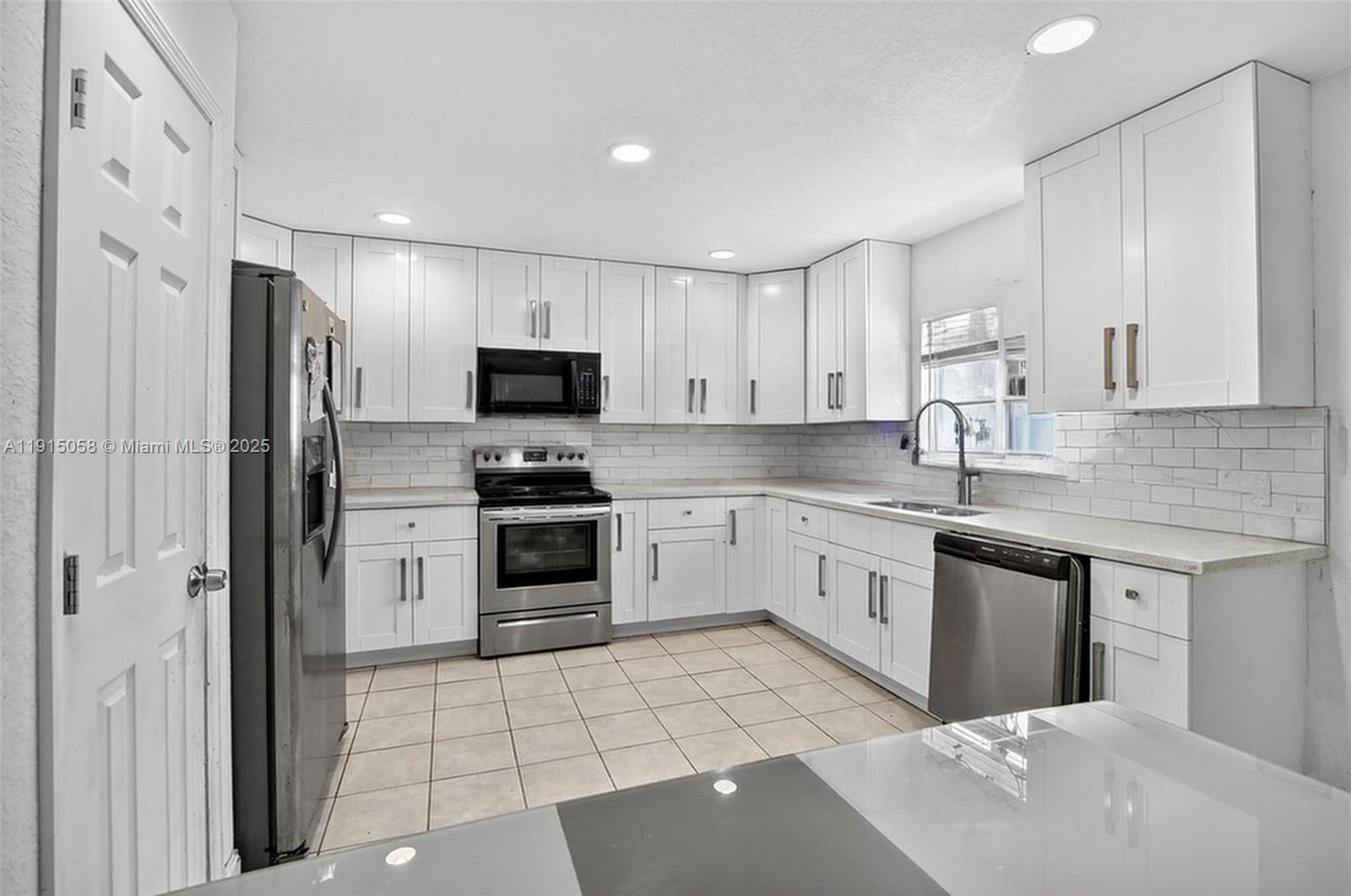 2920 NW 9th Pl, Fort Lauderdale FL 33311
