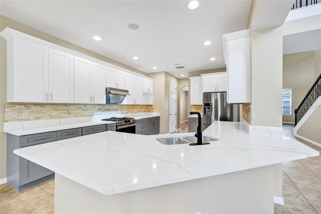 15558 SANDFIELD LOOP, WINTER GARDEN, FL — photo 2 of 20
