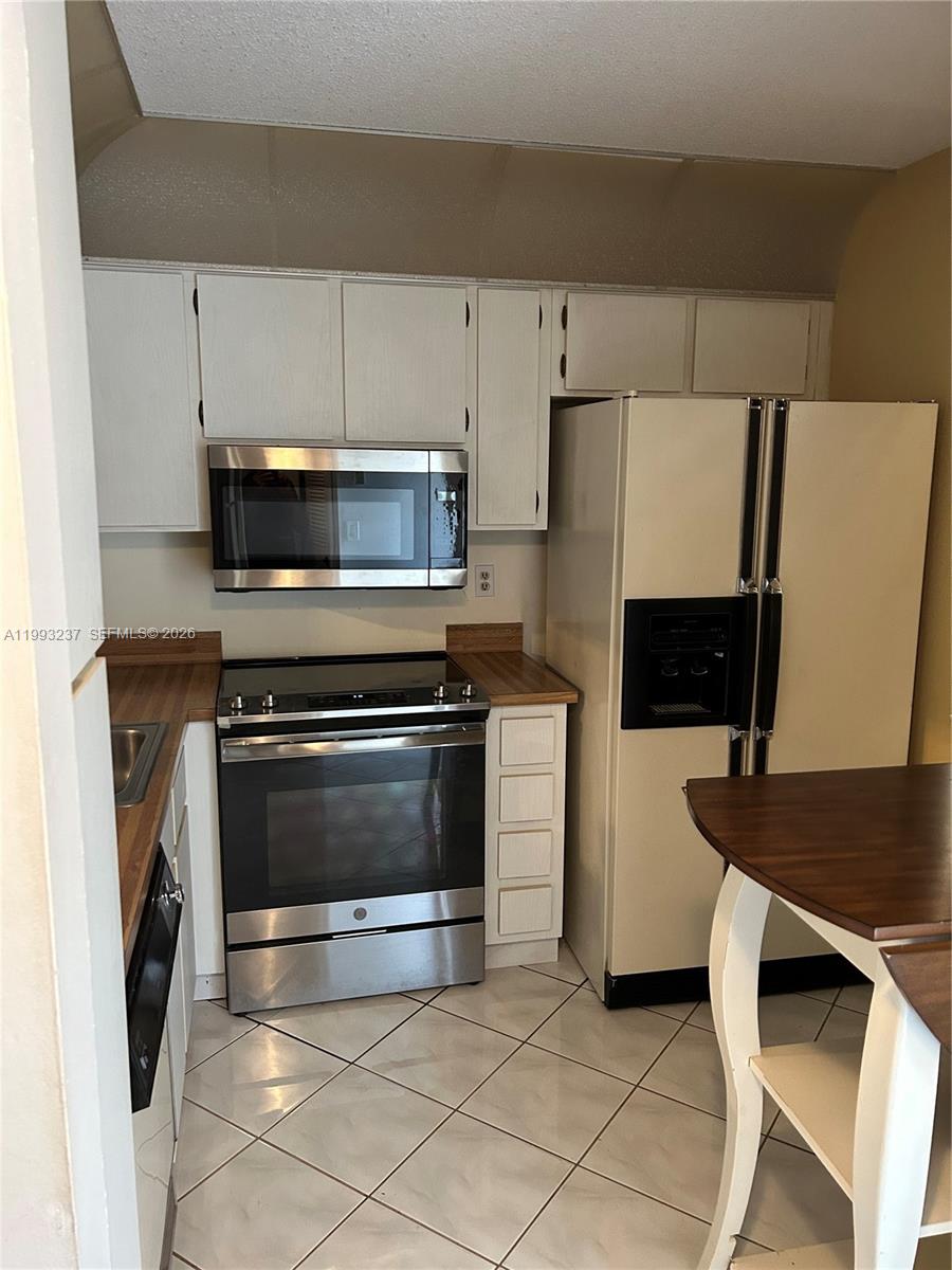 kitchen area — CORAL SPRINGS, FL
