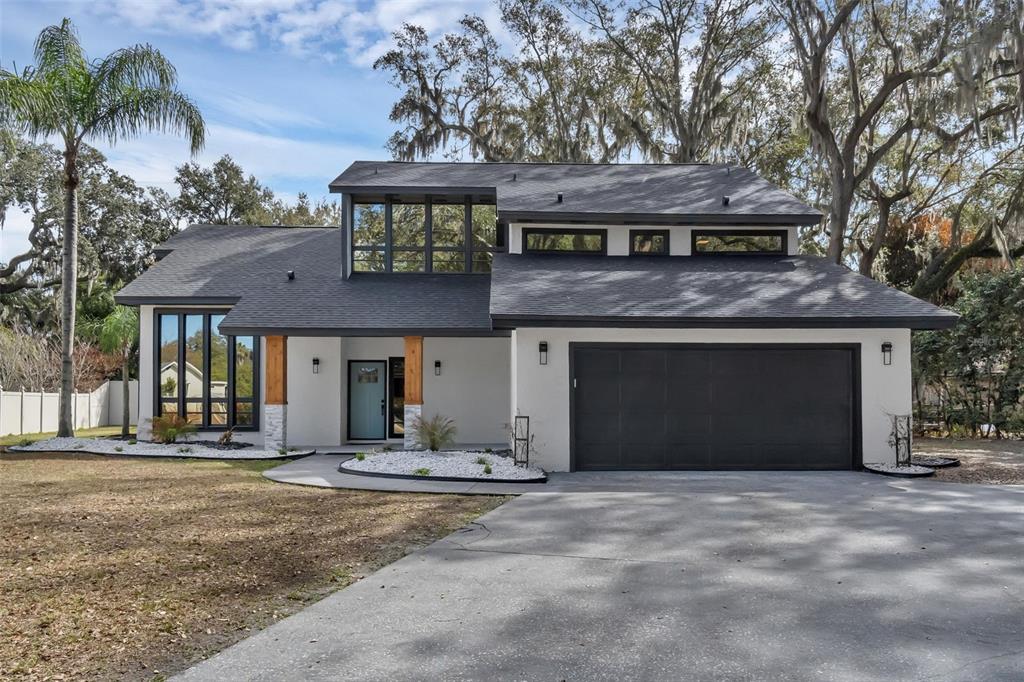 1870 KING EDWARD DRIVE