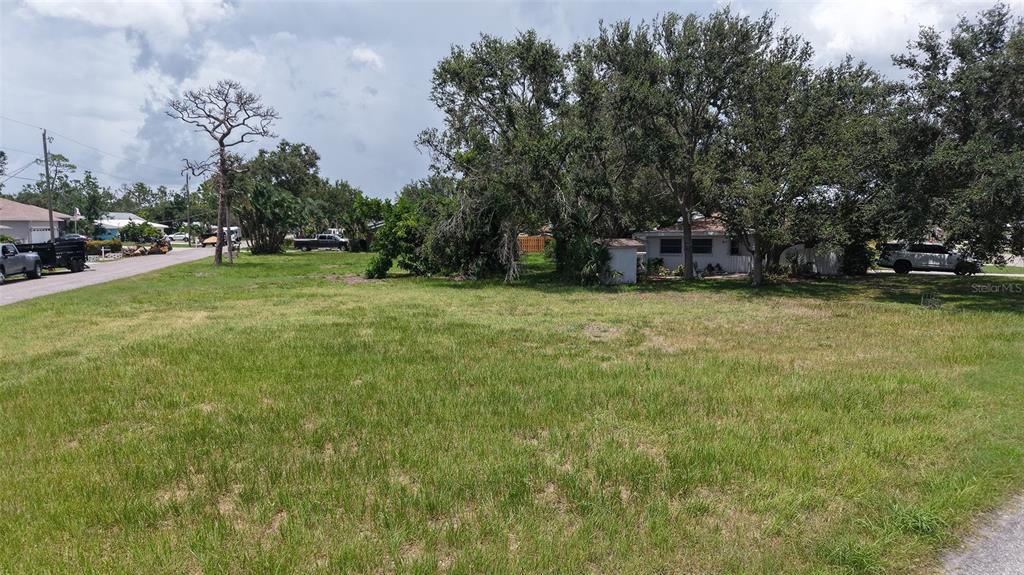 513 PINE ROAD, NOKOMIS, FL — photo 2 of 22