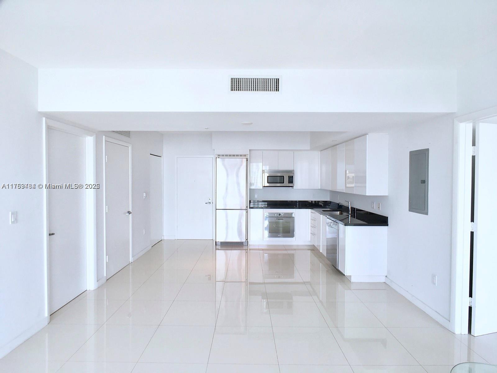 92 SW 3rd St # 2412, Miami FL 33130