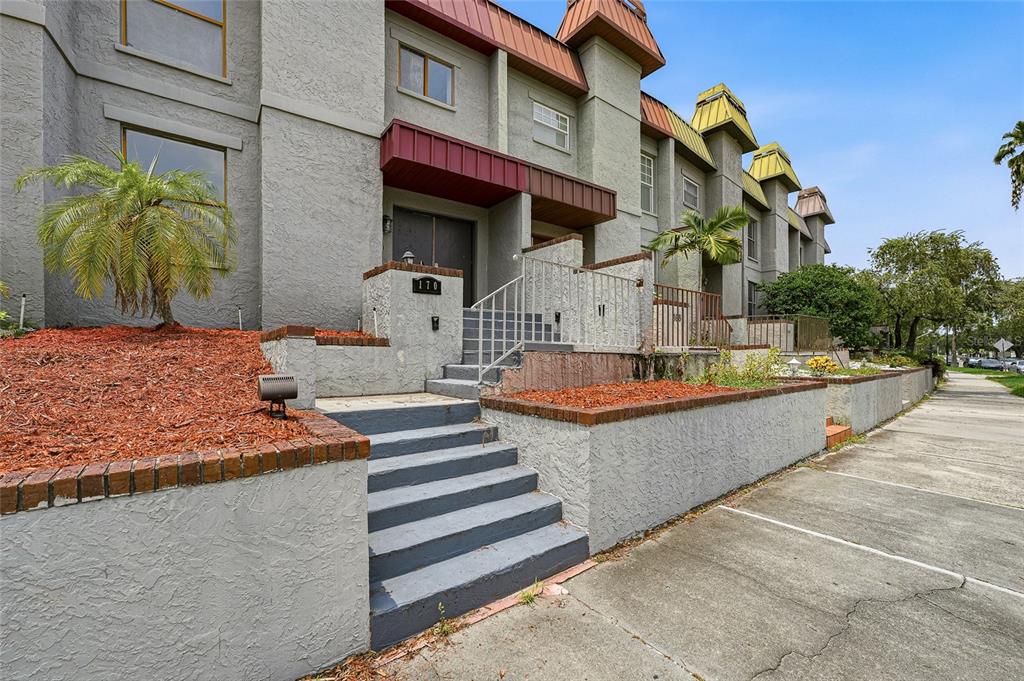 170 E DAVIS BOULEVARD, TAMPA, FL — photo 4 of 30