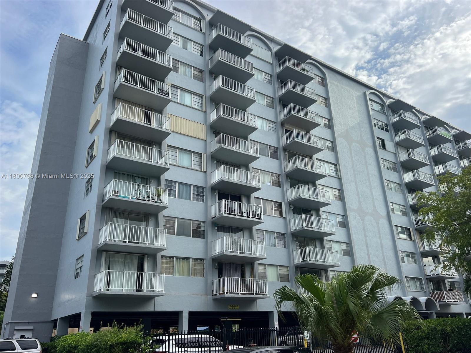 1470 NE 125th Ter # 810, North Miami FL 33161