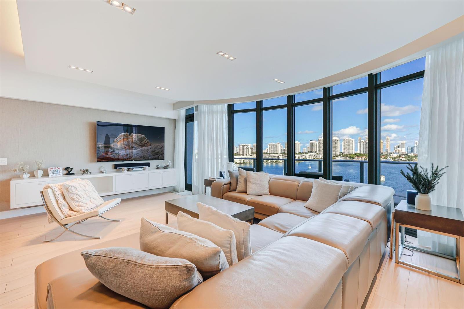 17301 Biscayne Boulevard # 1011, North Miami Beach FL 33160