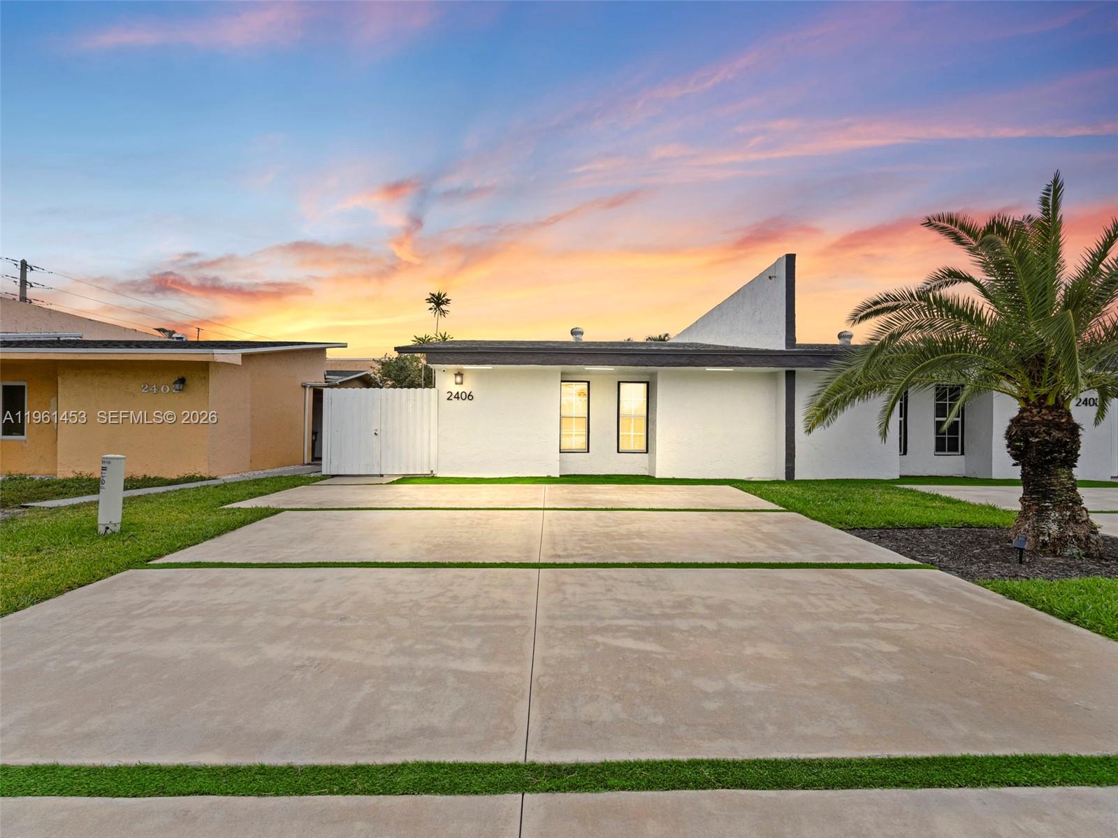 2406 SW 54th St, Dania Beach FL 33312