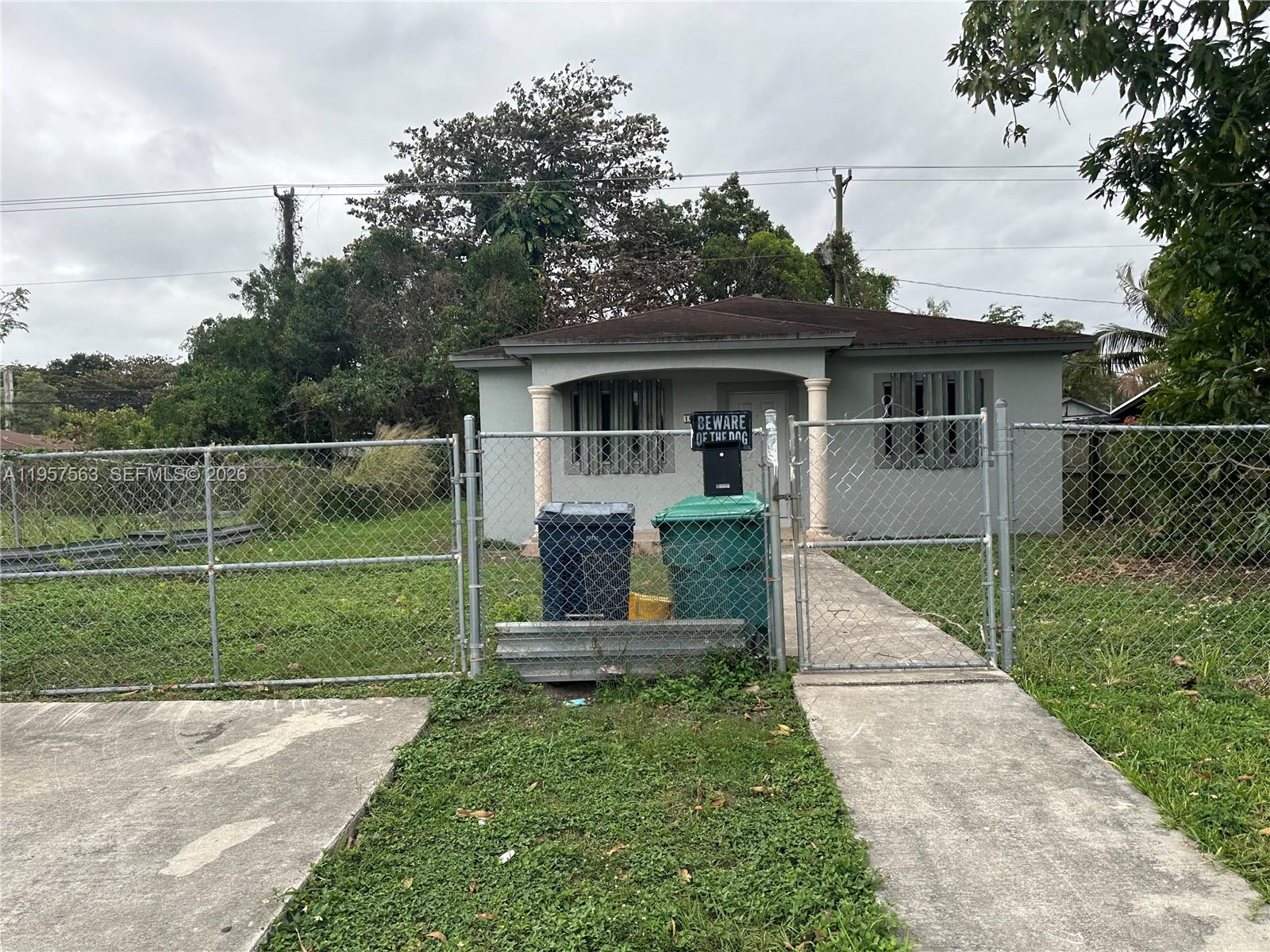 10136 E Hibiscus St, Palmetto Bay FL 33157