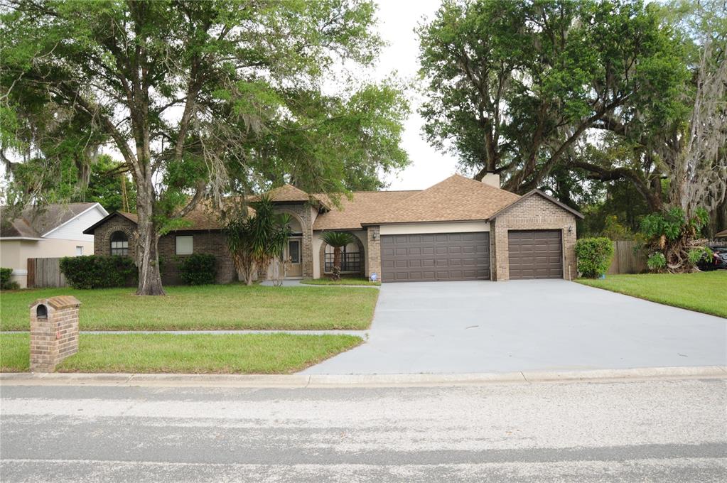 2106 WHITLOCK PLACE, DOVER, FL — photo 2 of 30
