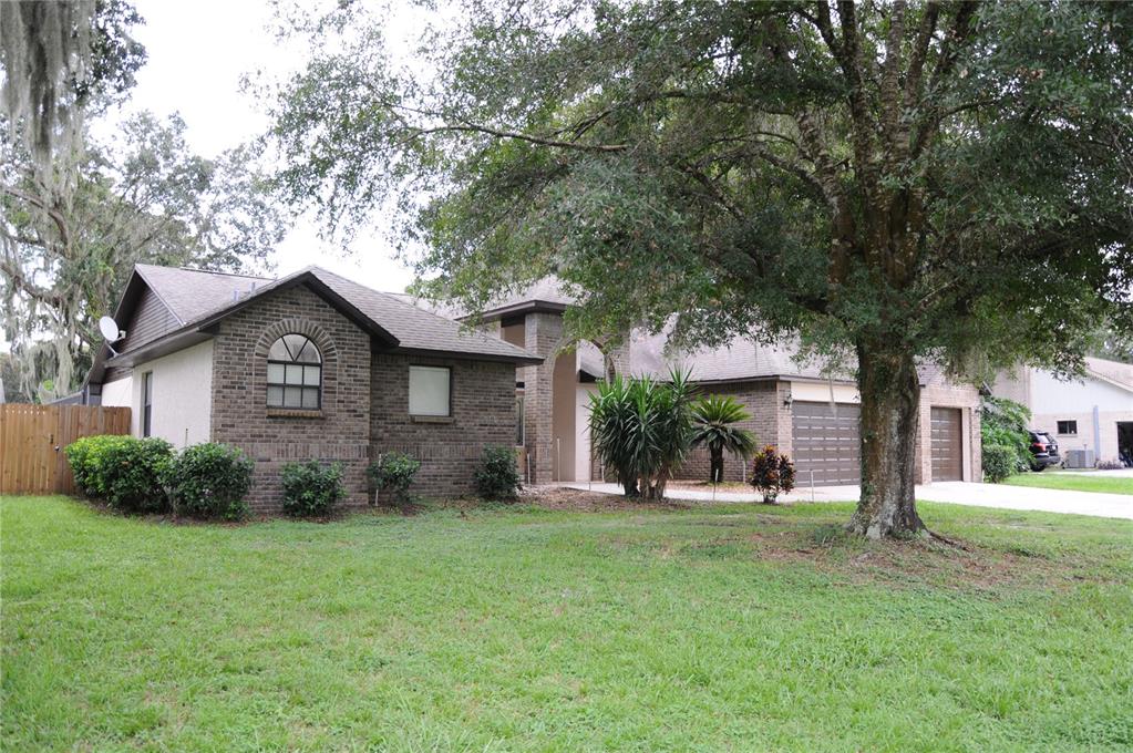 2106 WHITLOCK PLACE, DOVER, FL — photo 4 of 30