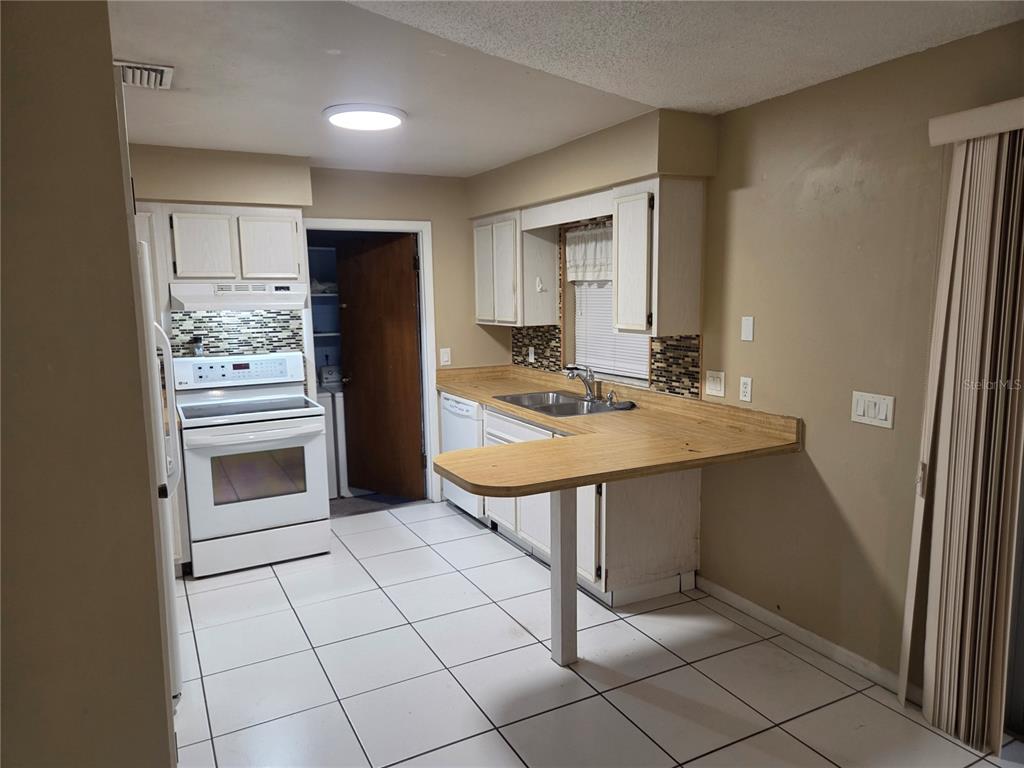 907 CUTLER DRIVE, SEFFNER, FL — photo 5 of 15