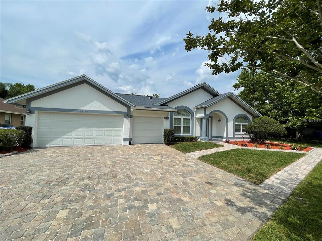1858 N PRAIRIE DUNES COURT