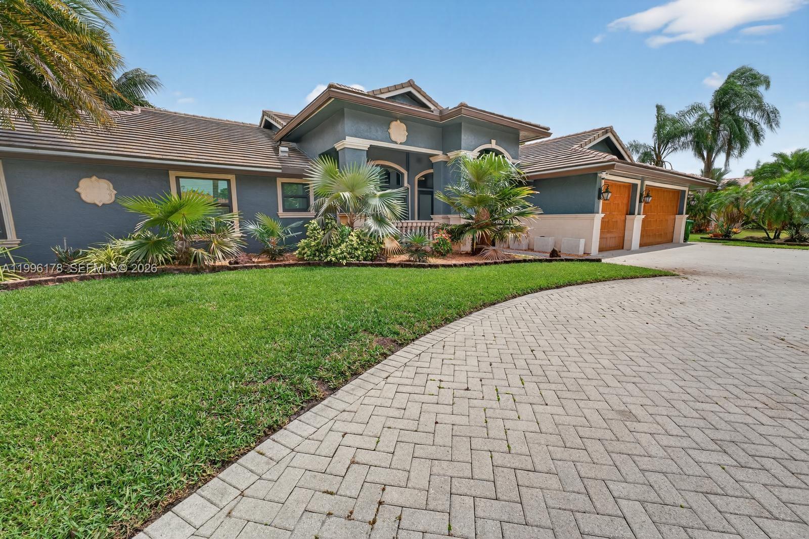 4120 SW 106th Ter, Davie FL 33328