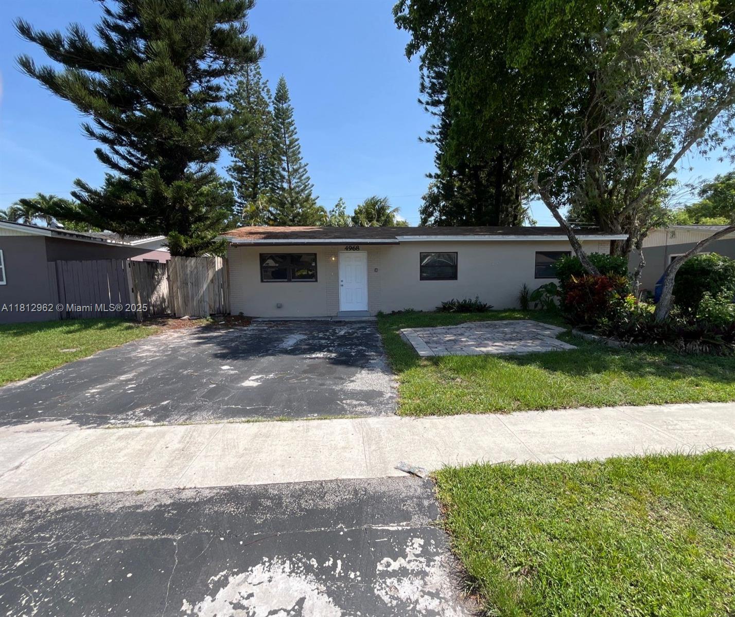 4968 SW 5th St, Margate FL 33068