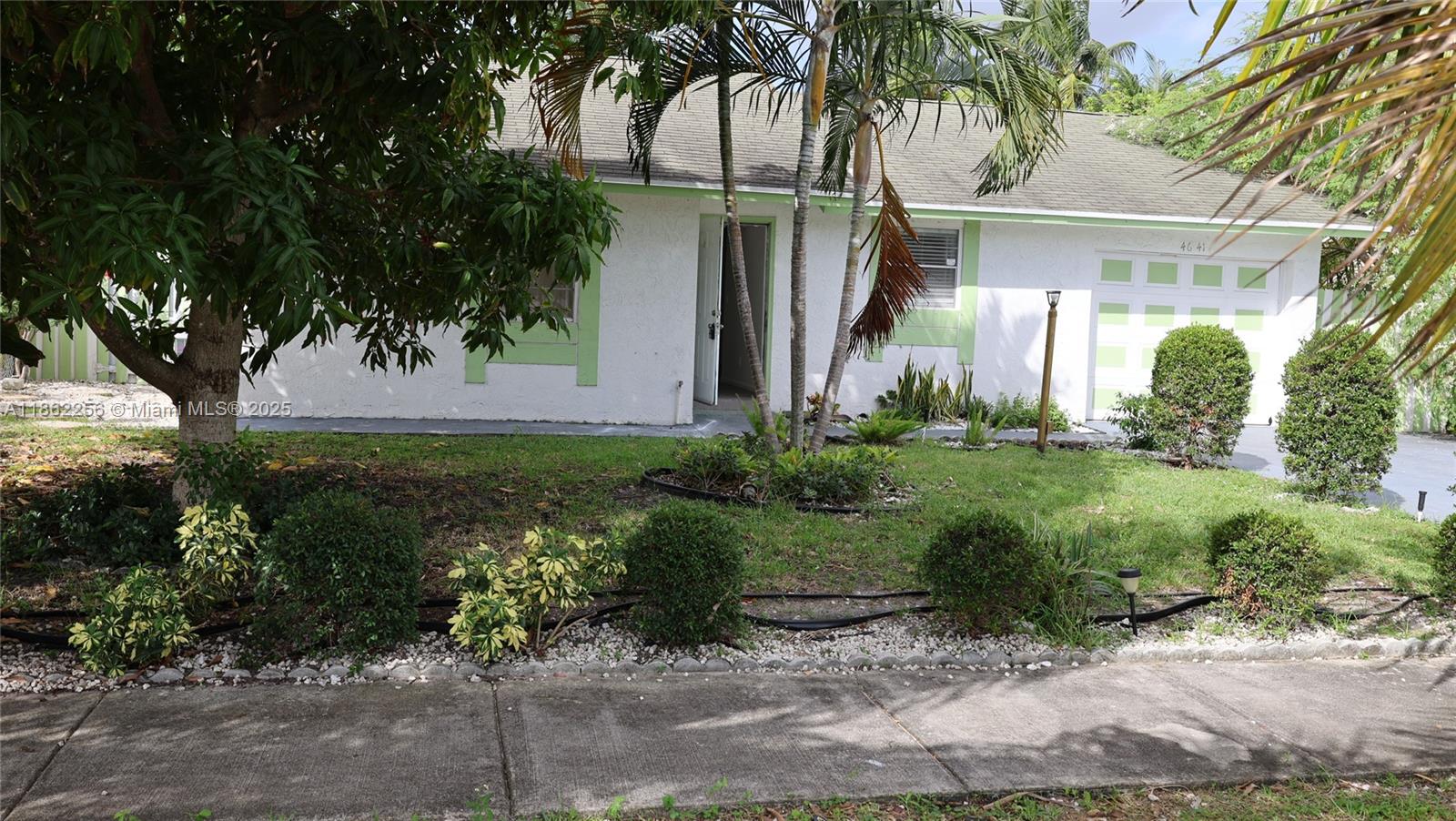 4641 NE 1st Ave, Deerfield Beach FL 33064