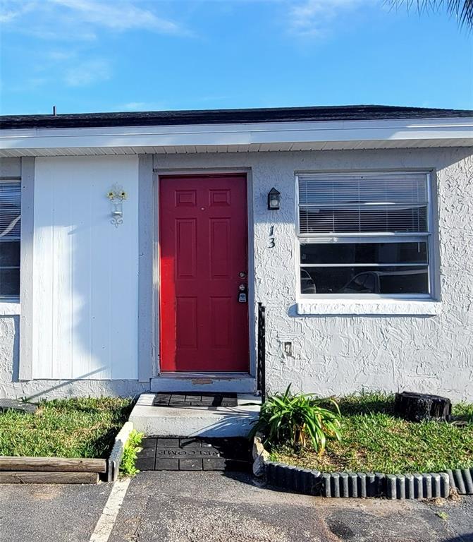 13 LAKE VILLA WAY