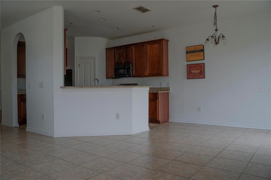 2018 ESTANCIA CIRCLE UNIT C, KISSIMMEE, FL — photo 5 of 25