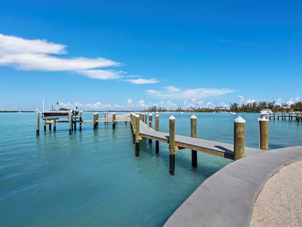 677 LANDS END DRIVE, LONGBOAT KEY, FL — photo 3 of 30