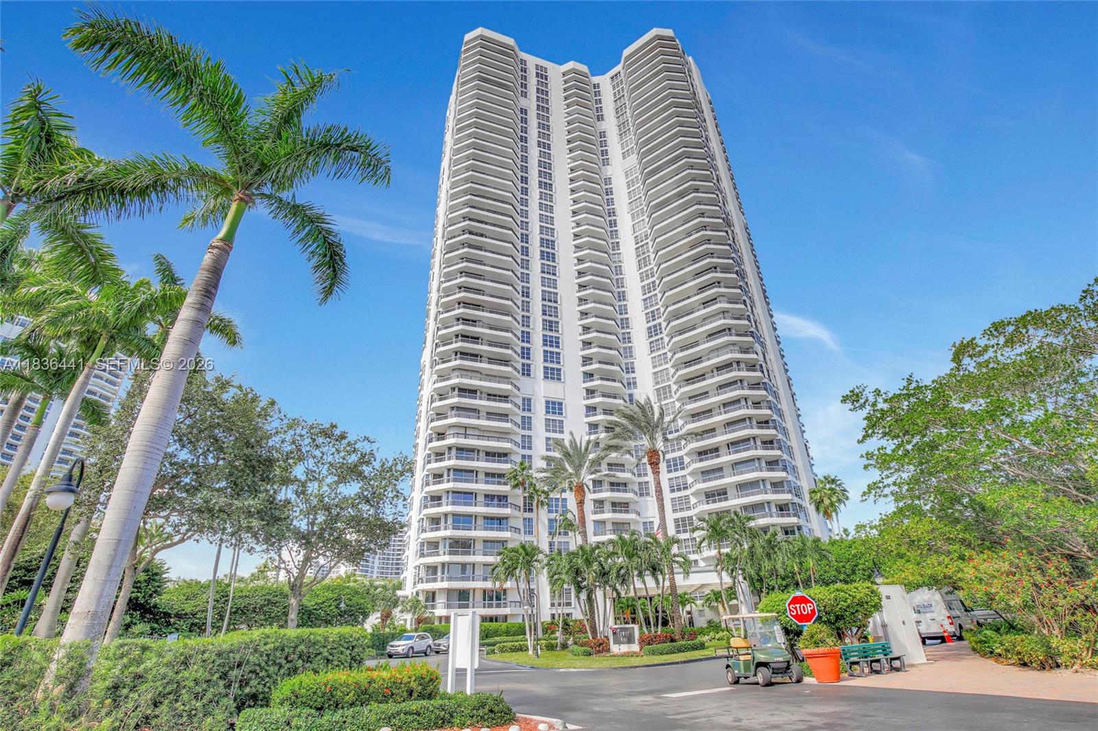 3500 Mystic Pointe Dr # 306, Aventura FL 33180