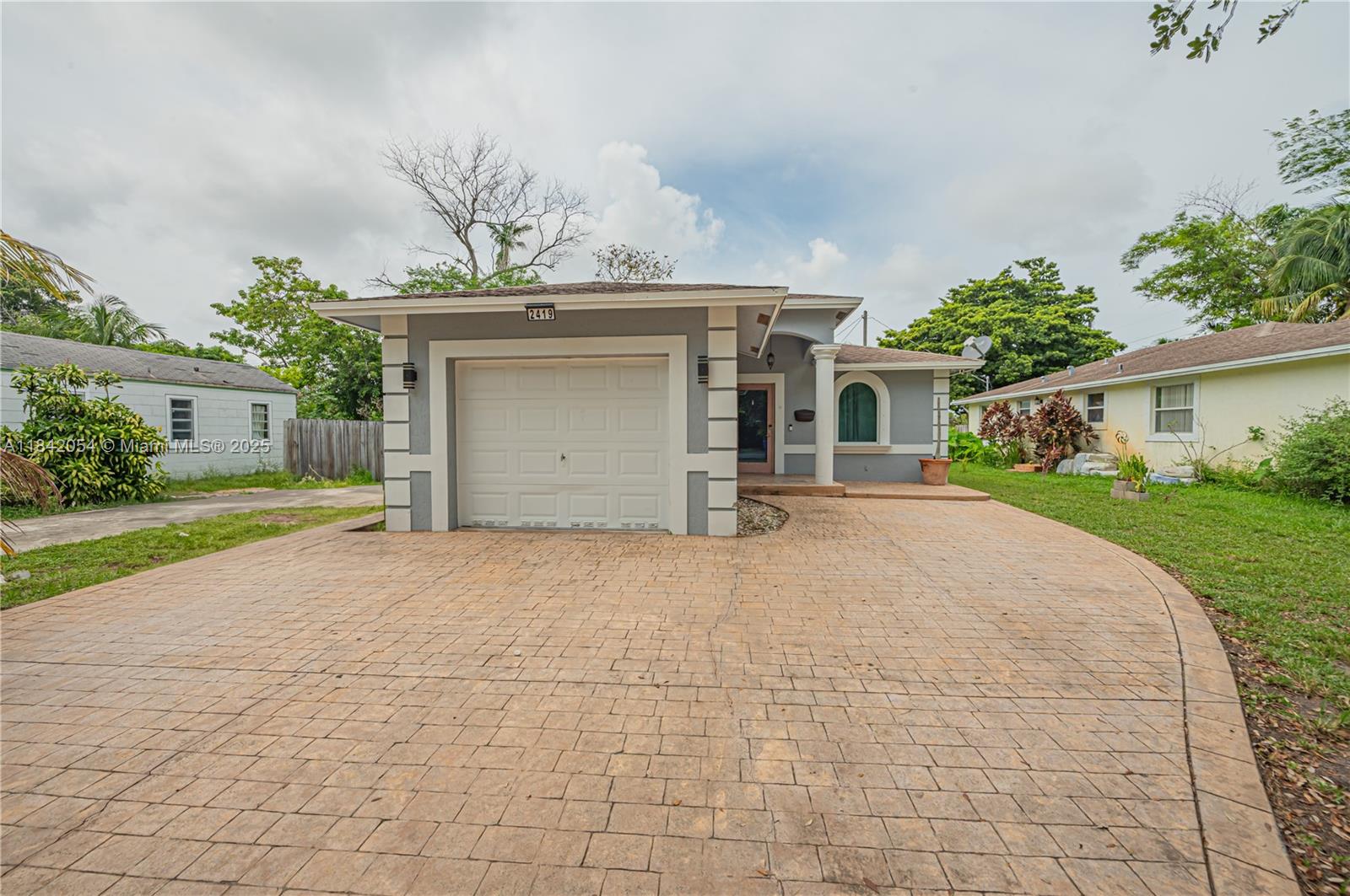 2419 Washington St, Hollywood FL 33020