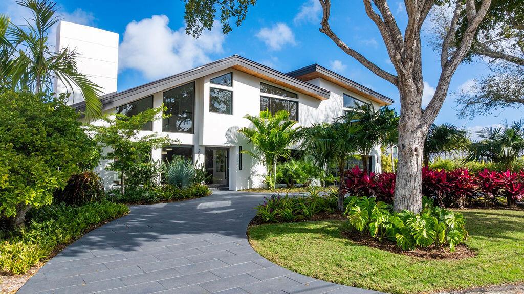 3001 NE 52nd Street, Lighthouse Point FL 33064
