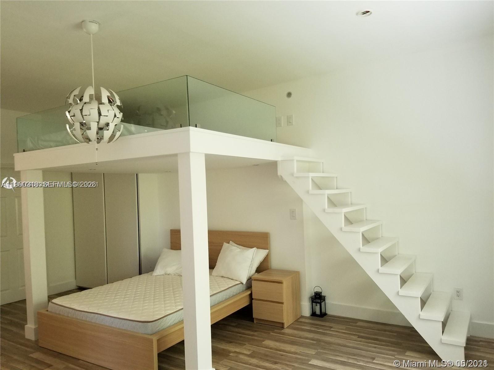 1045 Meridian Ave # 4, Miami Beach FL 33139