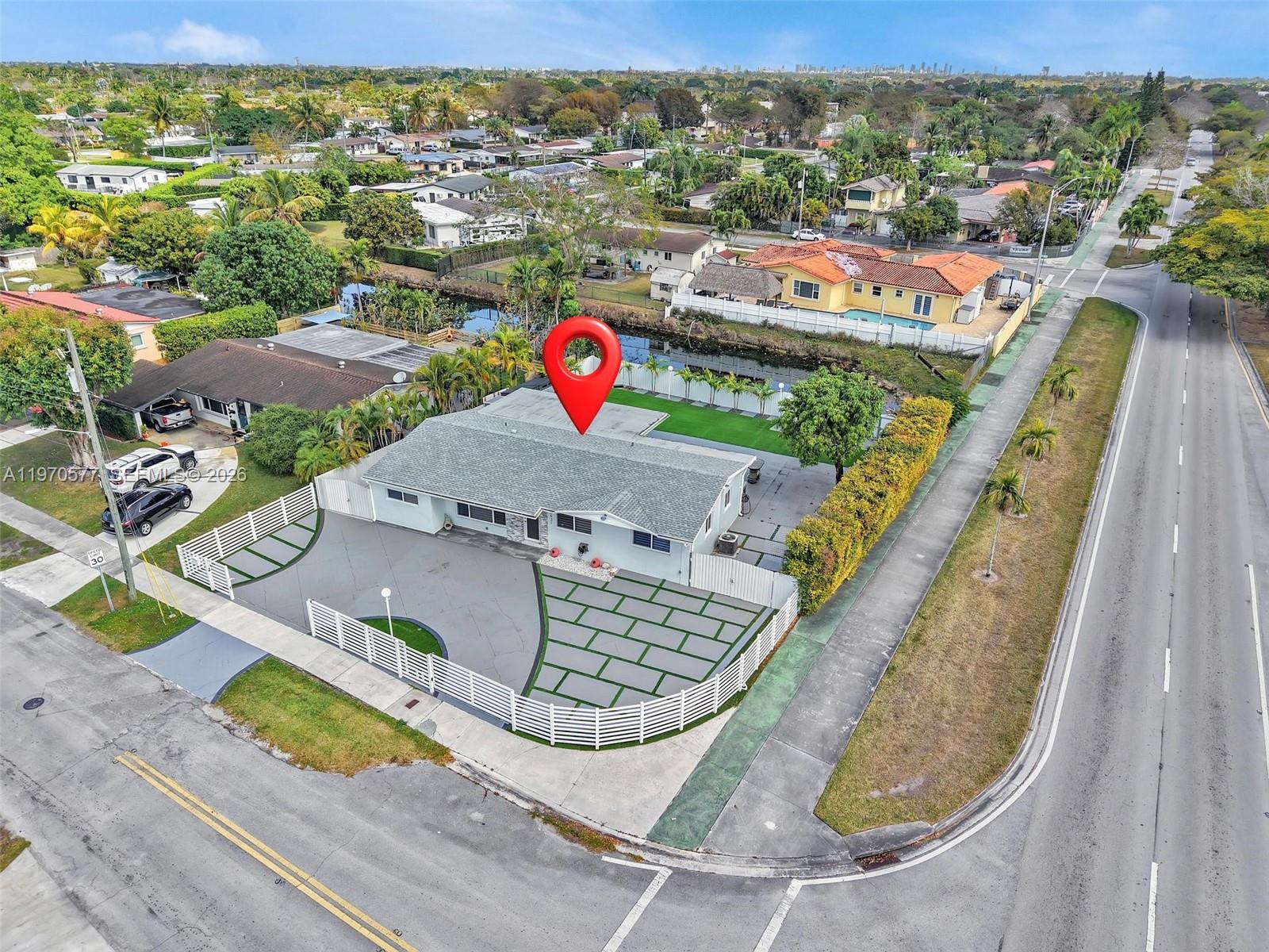 5521 SW 104th Ave, Miami FL 33165