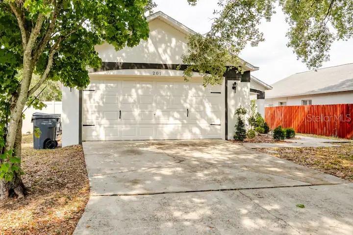 201 JERICA LANE, DAVENPORT, FL — photo 2 of 27
