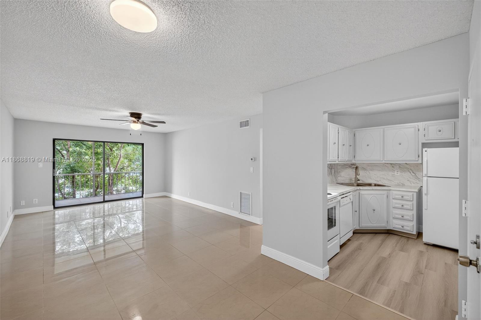 3109 Oakland Shores Dr # 209, Oakland Park FL 33309