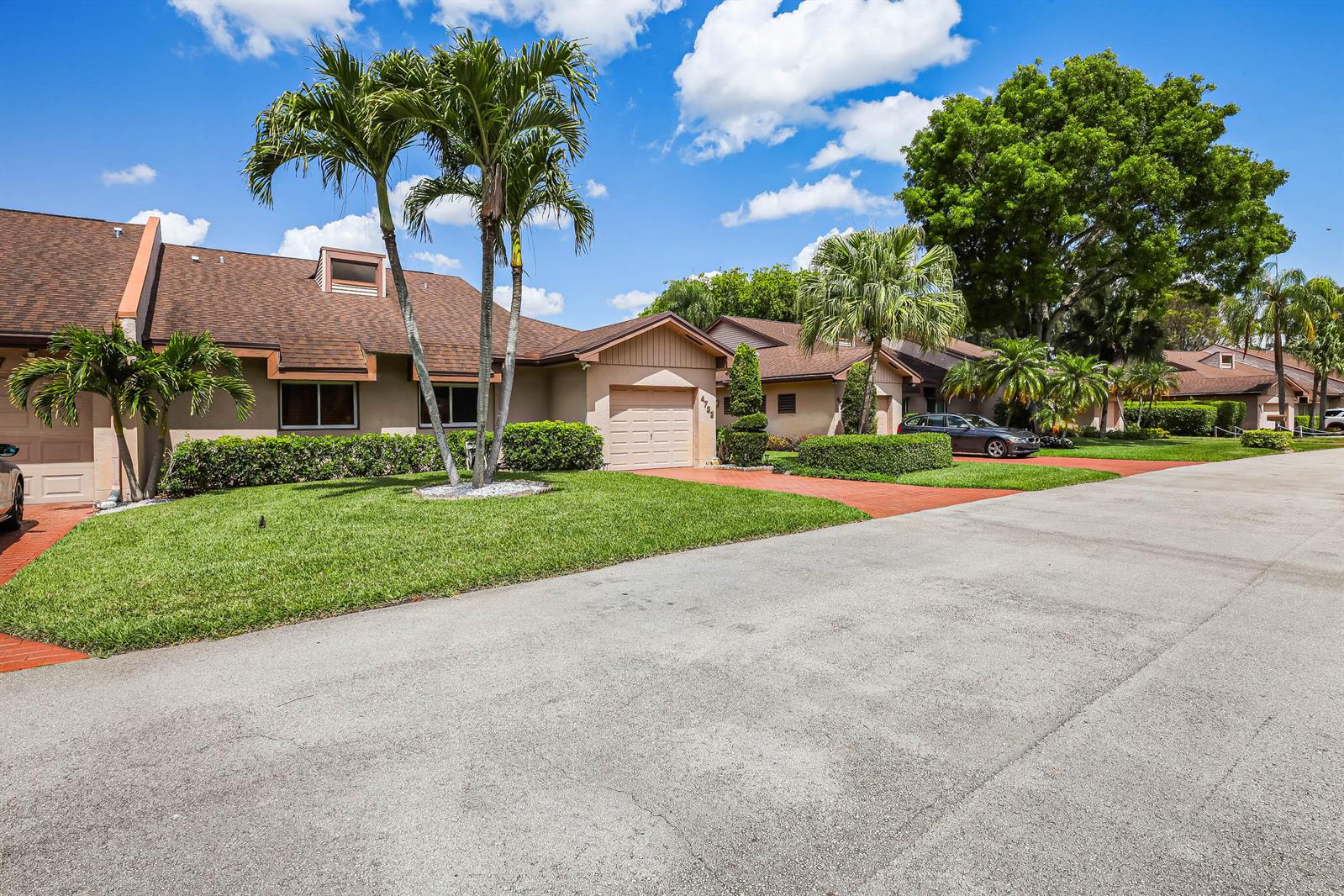 4733 S Fountains Dr S, Lake Worth FL 33467
