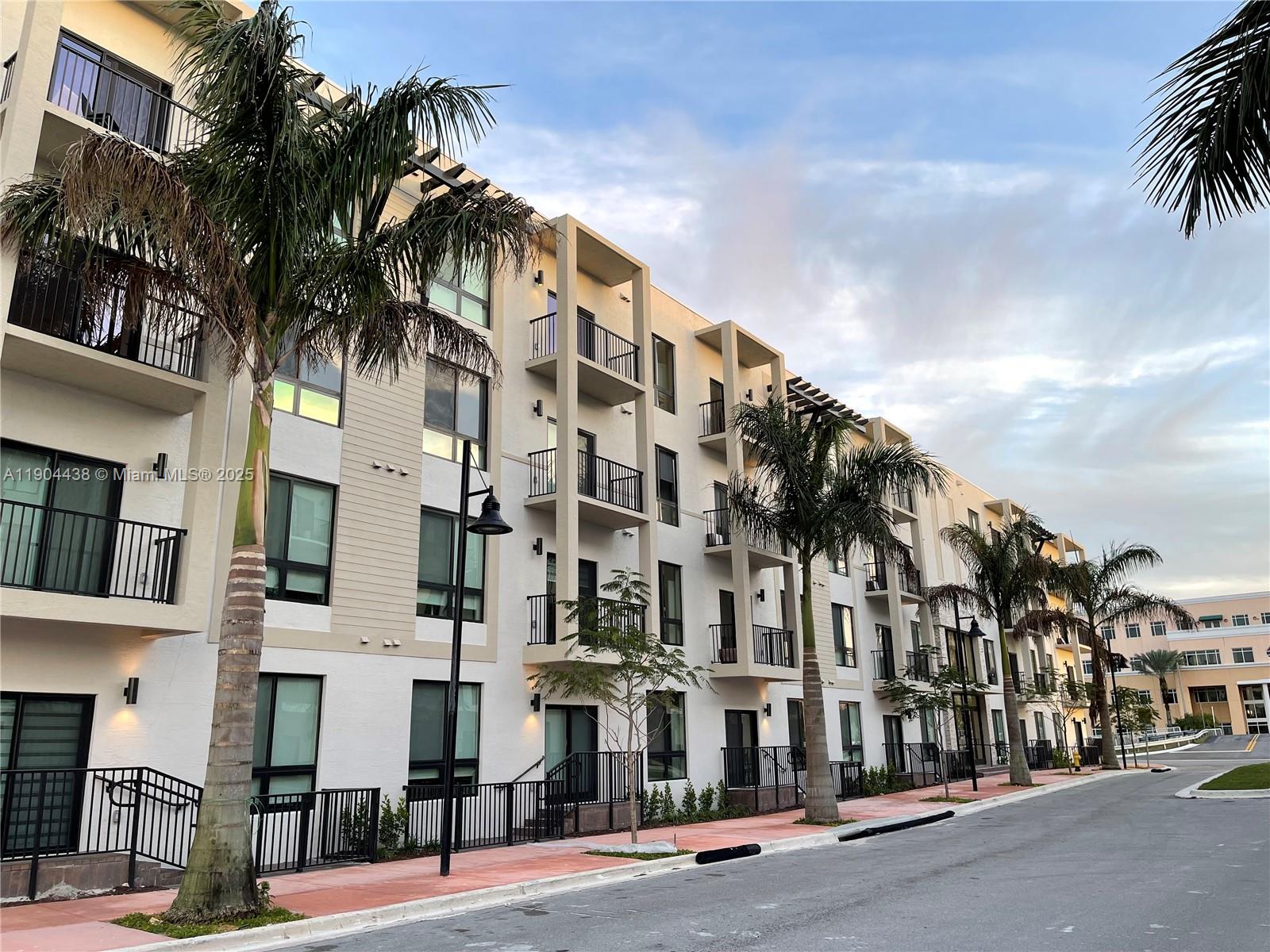 8265 NW 41 St # 304, Doral FL 33166