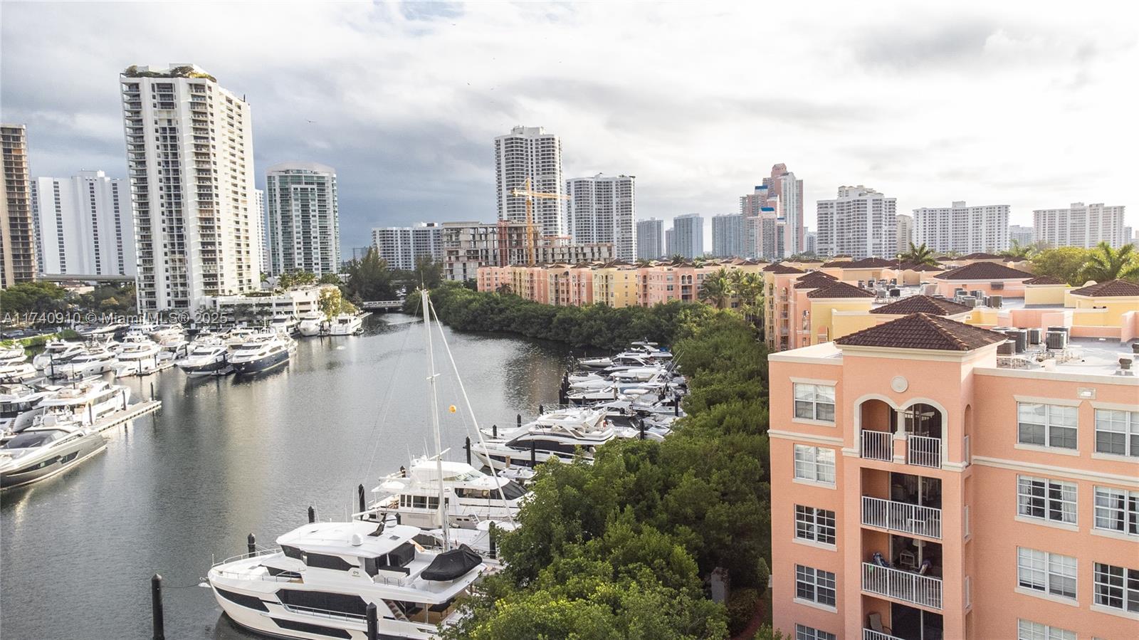 19999 E Country Club Dr, Aventura FL 33180
