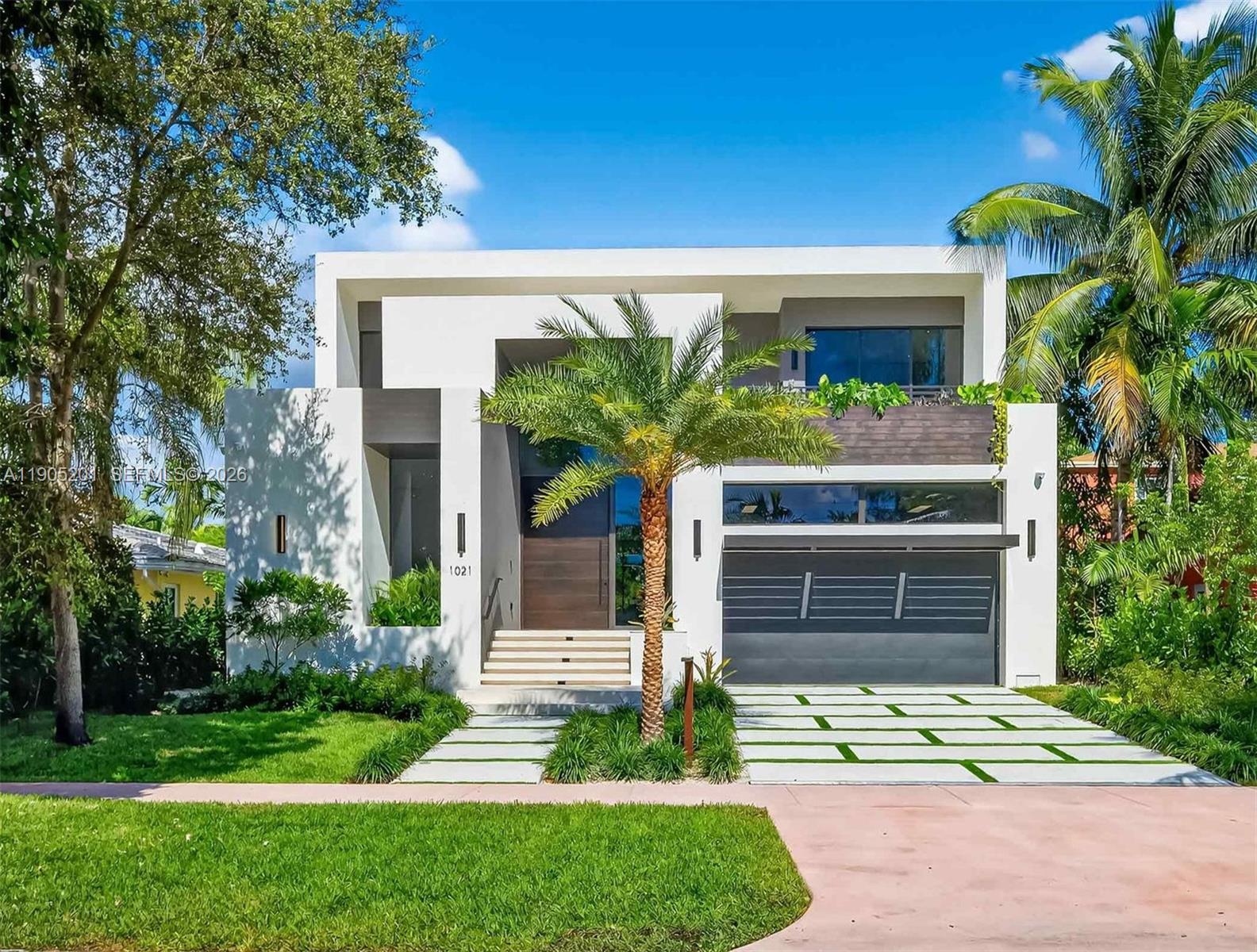 1021 W 46th St, Miami Beach FL 33140